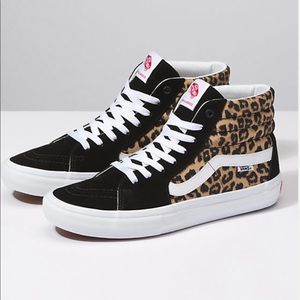 Leopard print Vans Sk8-Hi 138 Decon High tops